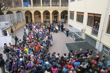 Ritrovo in cortile
